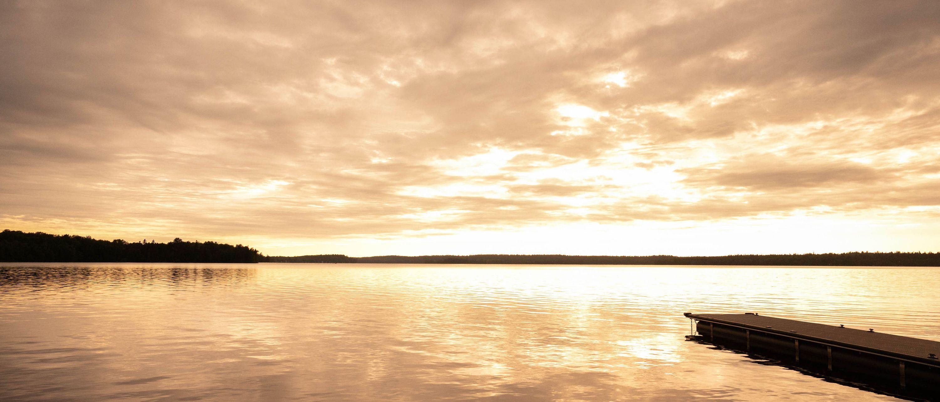 Tomiko Lake panoramic view